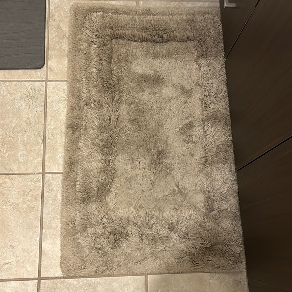 Crate and barrel bath rug 3 of them